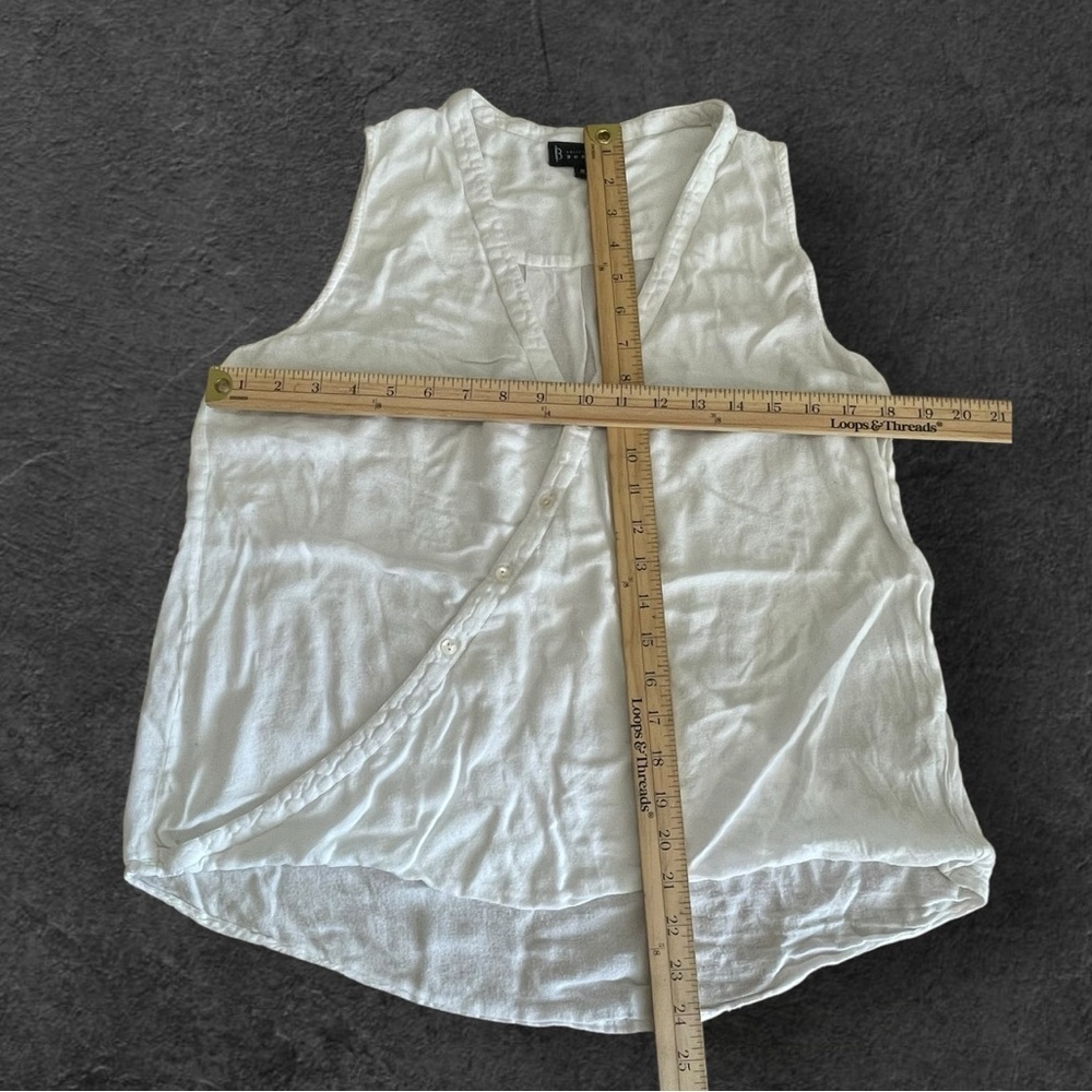 Bobear White V-Neck Sleeveless Cross Front blouse Size: M - Picture 3 of 12